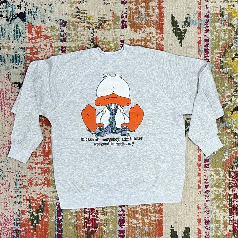 Vintage 1980s Funny Duck Animal Print Cartoon 80s Gray Crewneck Sweatshirt
